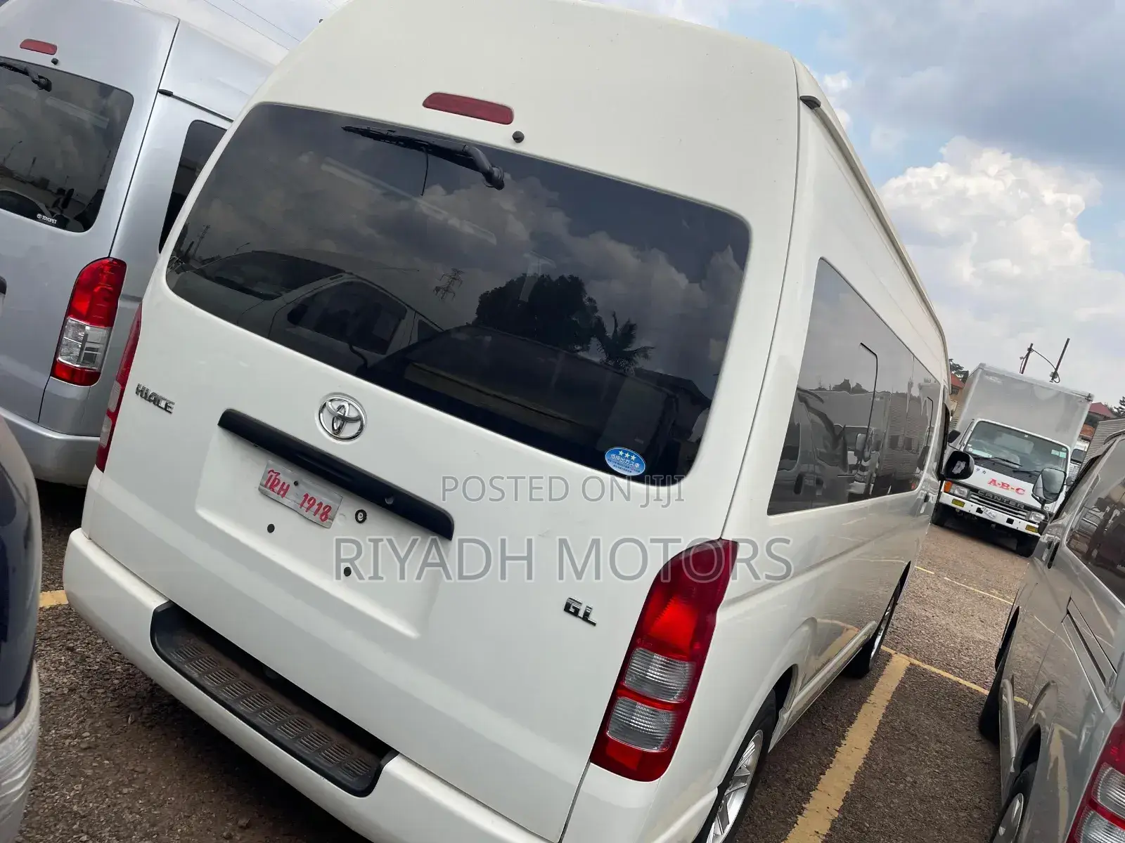 Toyota HiAce 2015 White