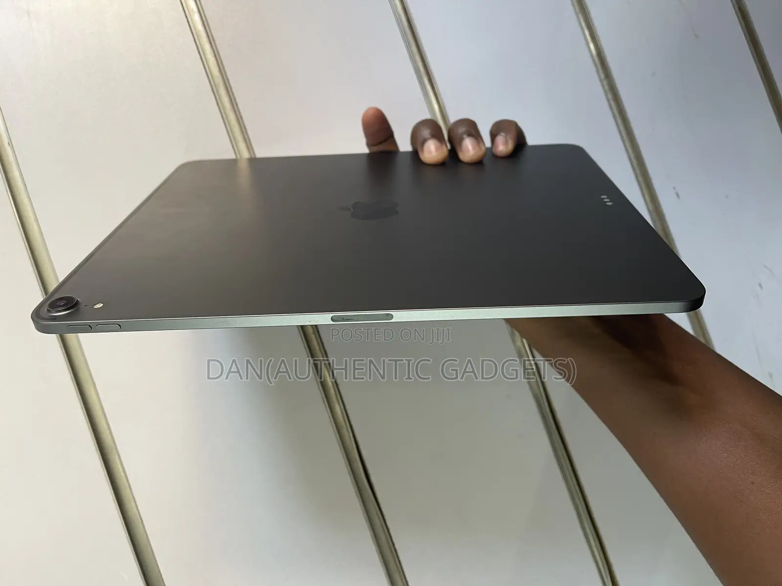 New Apple iPad Pro 12.9 (2018) 64 GB Gray