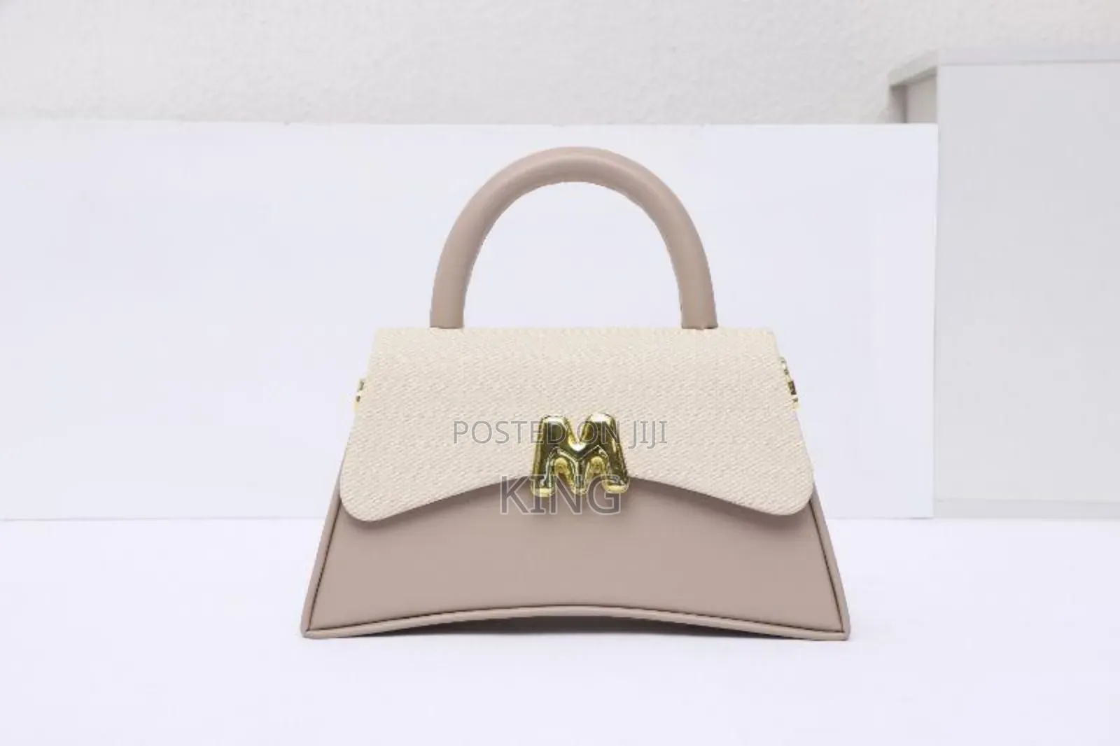High-End Ladies Handbag. Beige