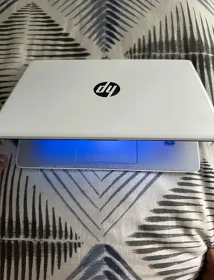 Laptop HP Stream 11-ah110hr 4GB Intel Pentium SSD 128GB