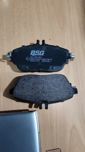 Front Brake Pads Mercedes-Benz W205