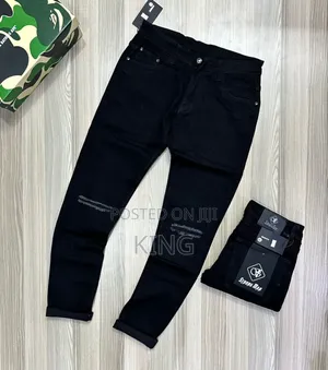 Studd Black Knee Cut Jeans