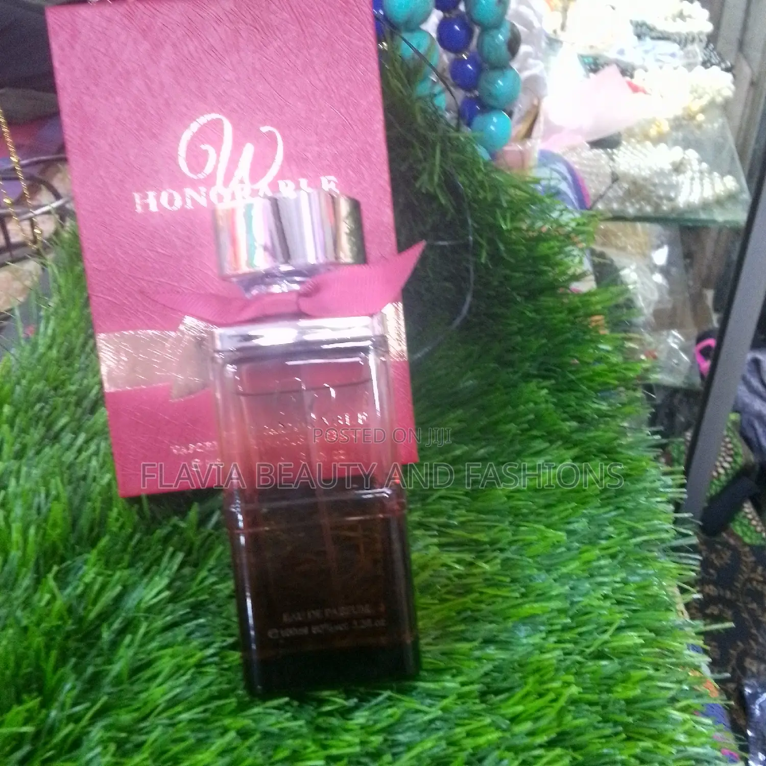 W Honourable Perfume