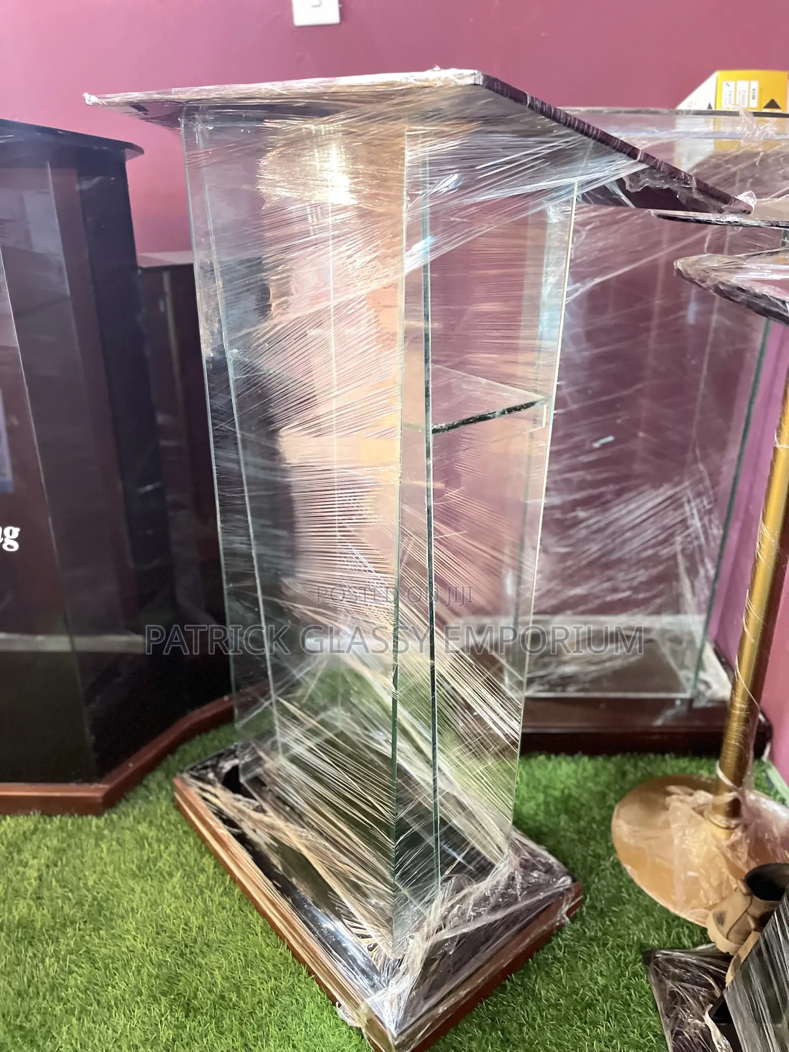 Clear an Black Pulpit