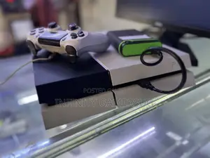 Chipped Ps4 With 20 Games