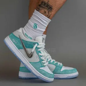 Men's Nike SB Dunk Low April Sneakers