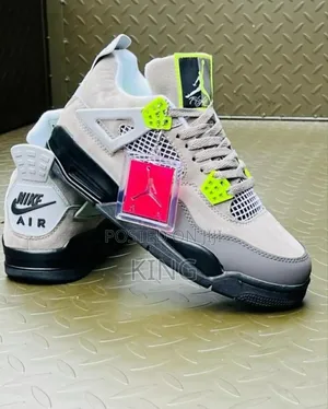Airjordan 4 SE Neon Sneakers