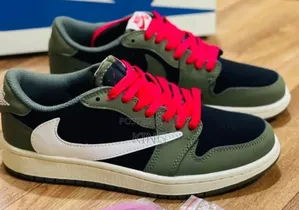 Nike X Travis Scott Air Jordan 1 Low Sneakers
