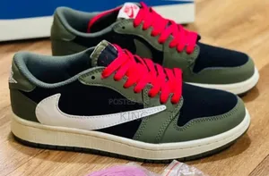 Nike X Travis Scott Air Jordan 1 Low Sneakers