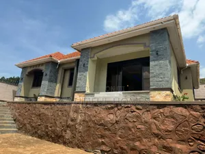 Furnished 4bdrm Mansion in Bwebajja, Ssabagabo-Makindye for sale