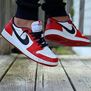 Nike Air Jordan 1 Low Chicago