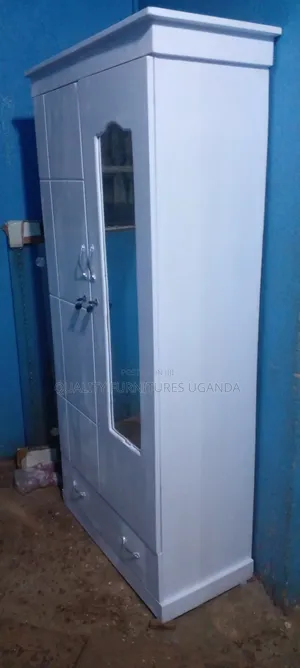 Wodrobe Available