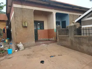 4bdrm House in Nsambya Town, Division A for sale