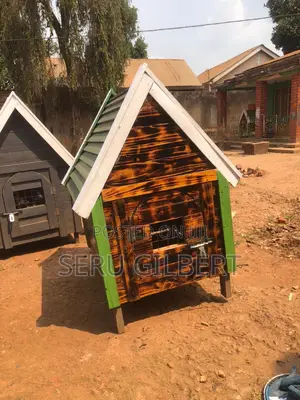 BHGFC Nice Dog House