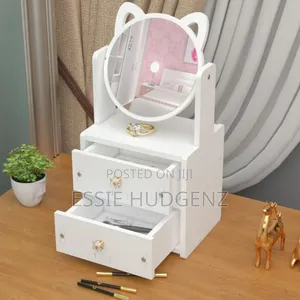 Make Up Organizer With Mirror
