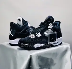 Original Air Jordan 4 Retro White Thunder Sneakers