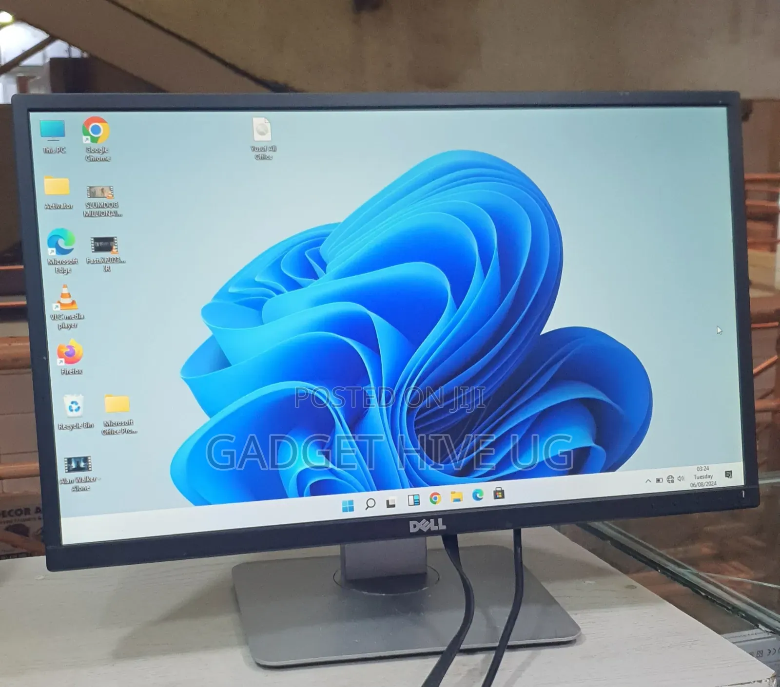 24" HDMI VGA Monitor