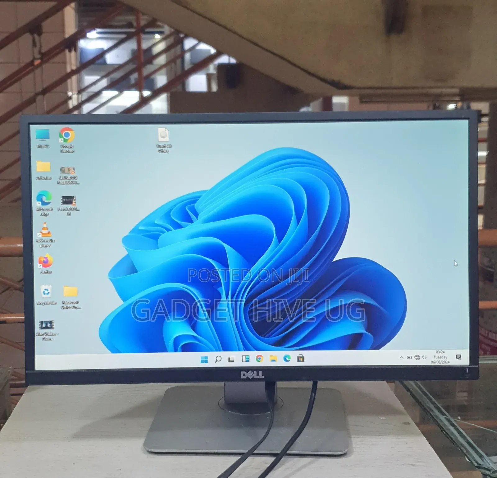 24" HDMI VGA Monitor