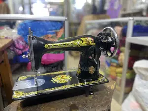 New Singer 47 Sewing Machines With the Stand