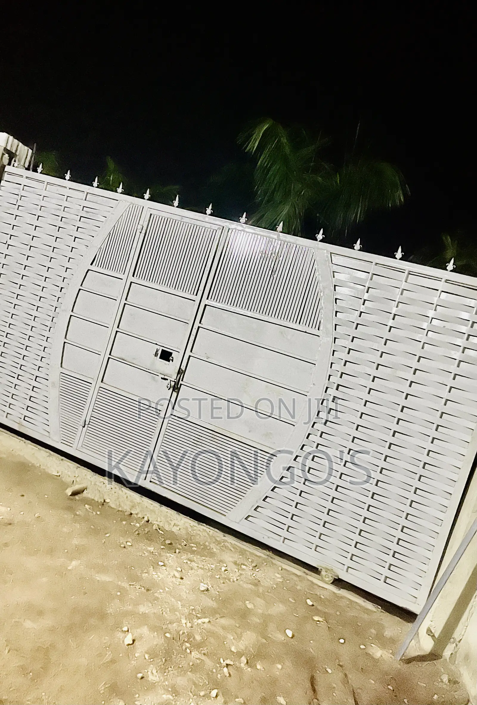 Gate 16x8ft