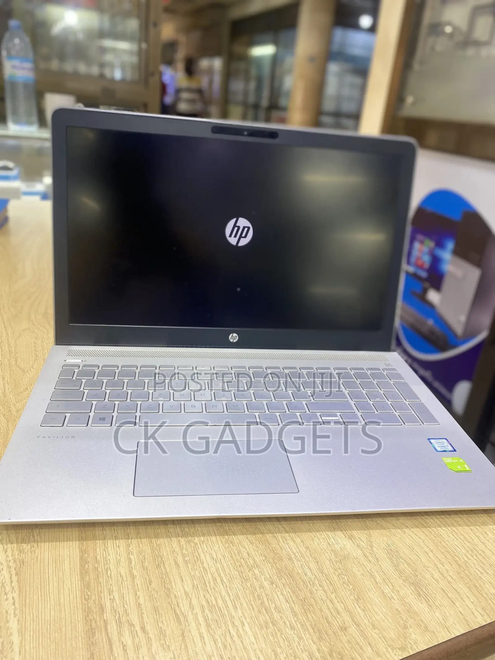 Laptop HP Pavilion 15-Cs3063cl 16GB Intel Core I7 SSD 256GB