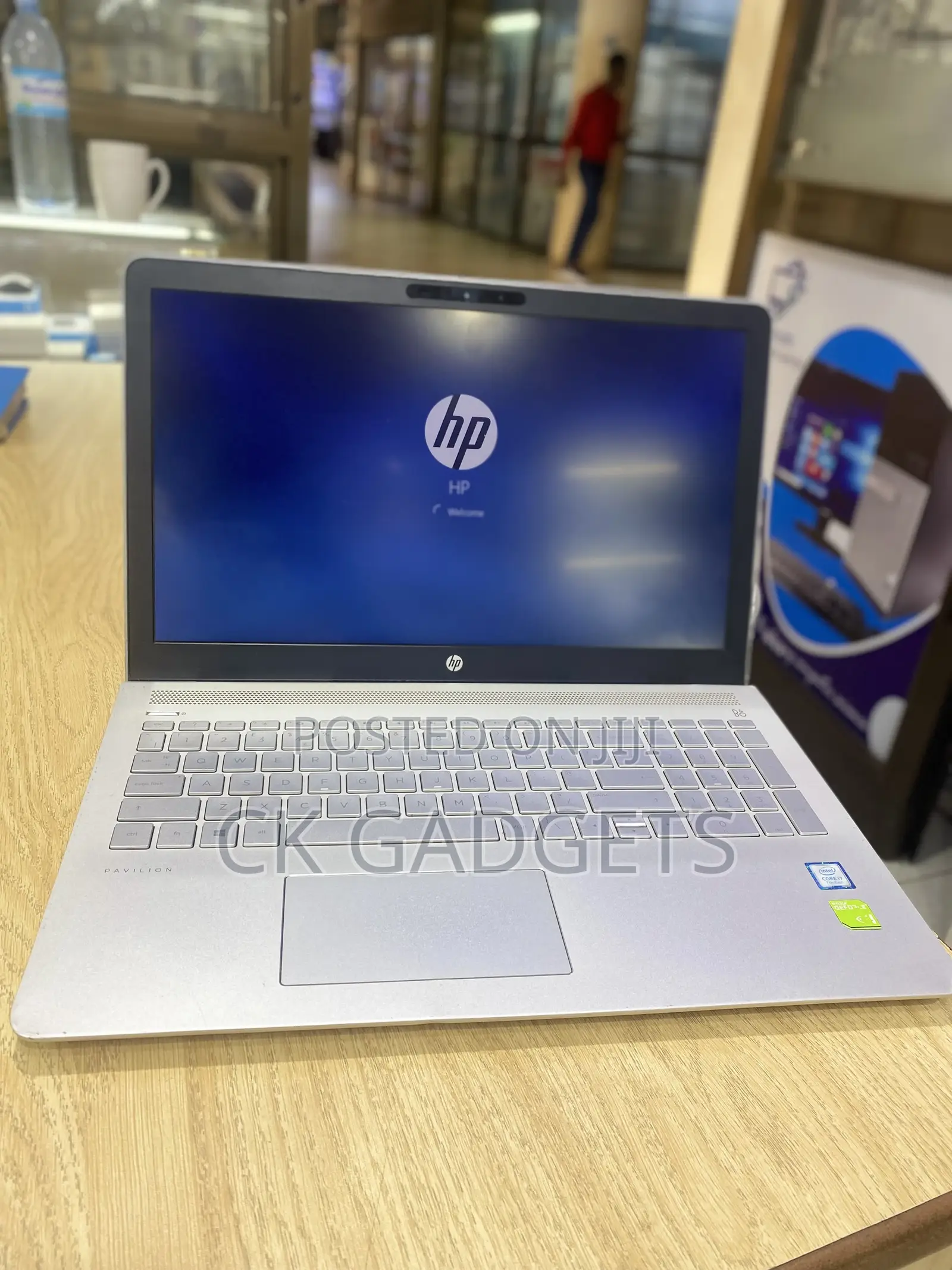 Laptop HP Pavilion 15-Cs3063cl 16GB Intel Core I7 SSD 256GB