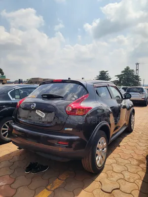 Nissan Juke S 2011 Brown