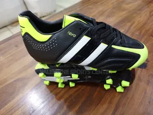 Football Boots for Kids the Starting Size 37
