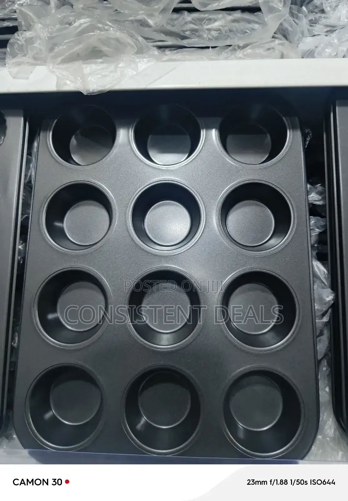 12 Cups Black Cupcake Baking Pan