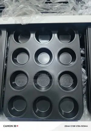12 Cups Black Cupcake Baking Pan