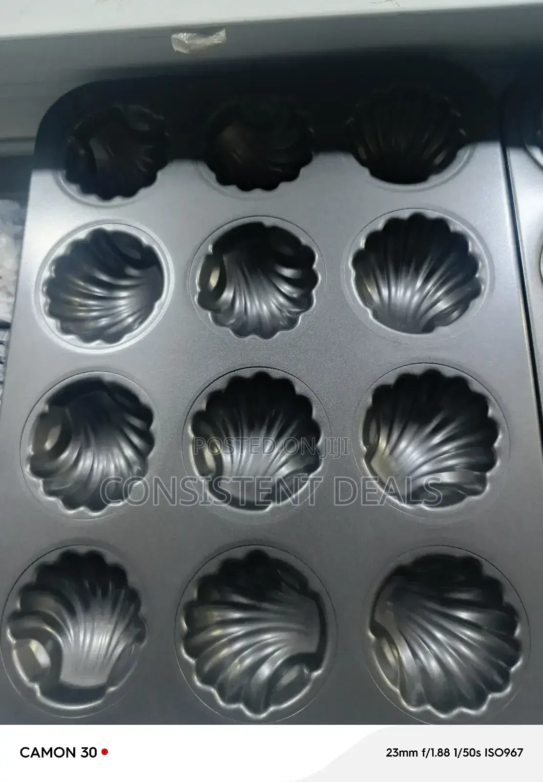12 Cup Muffins Cupcake Pan/ Mold
