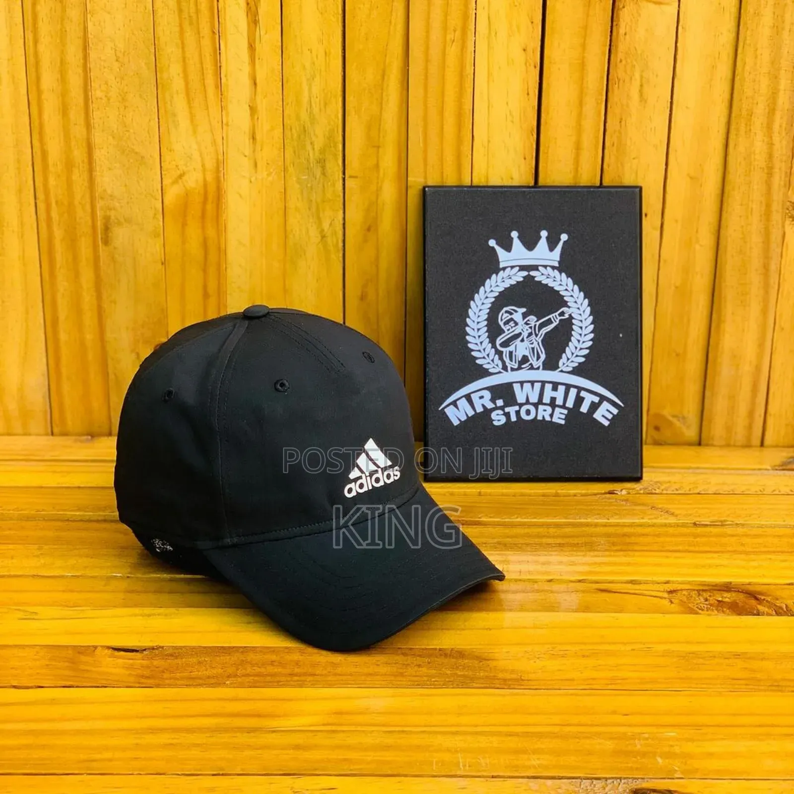 Caps. Adidas, Champion