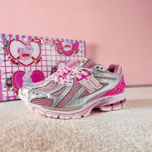 New Balance 1906R Pink Sneakers