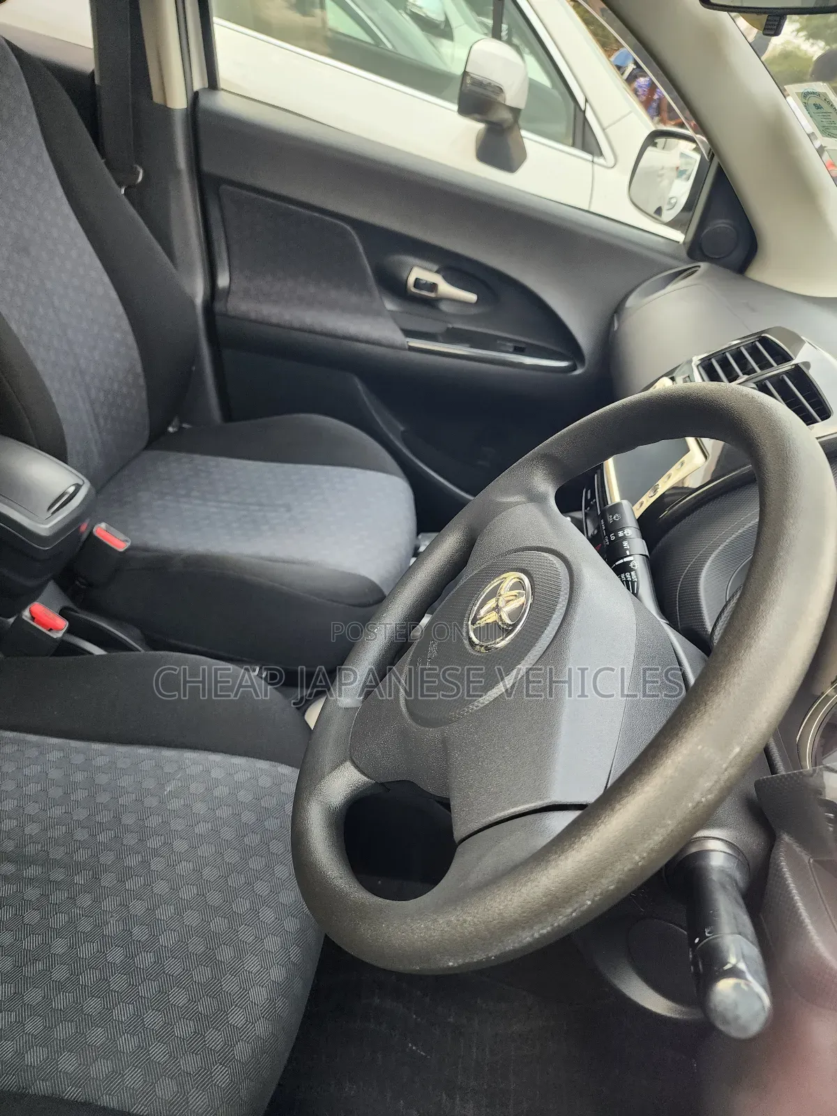 Toyota IST 2010 Silver
