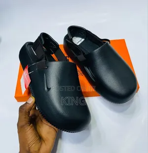 Nike Crocs. Calm Mule