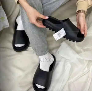 Adidas Yeezy Slide Sandals. Black/Others