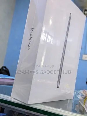 New Laptop Apple MacBook Air 8GB Apple M1 SSD 256GB