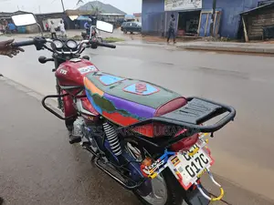 TVS HLX 125 2023 Red