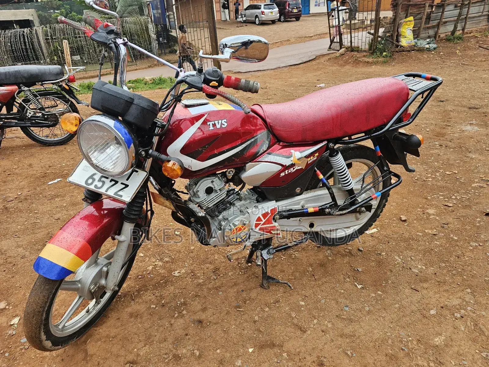 TVS HLX 125 2023 Red