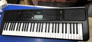 Yamaha PSR E383