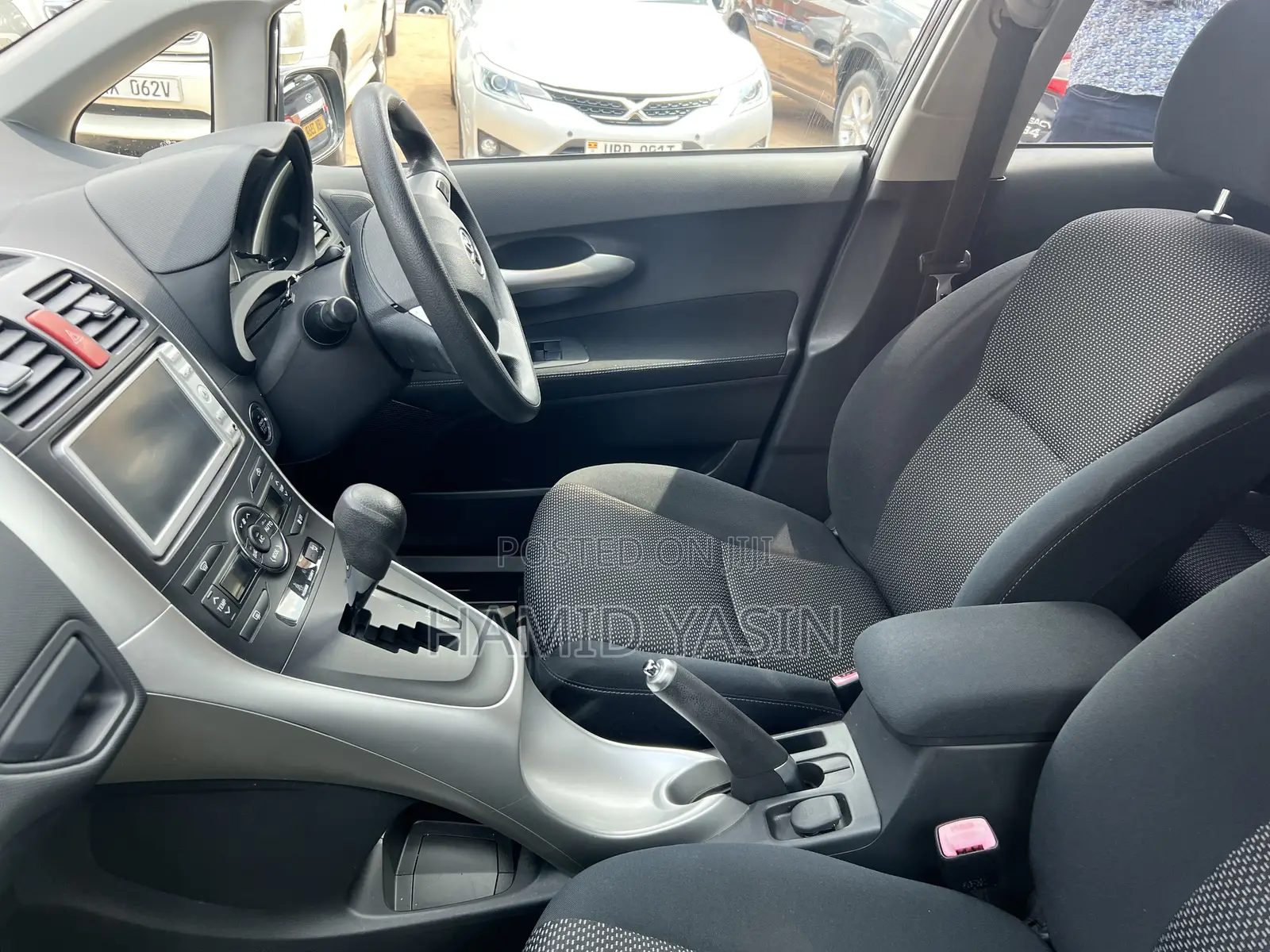 Toyota Auris 2011 Black