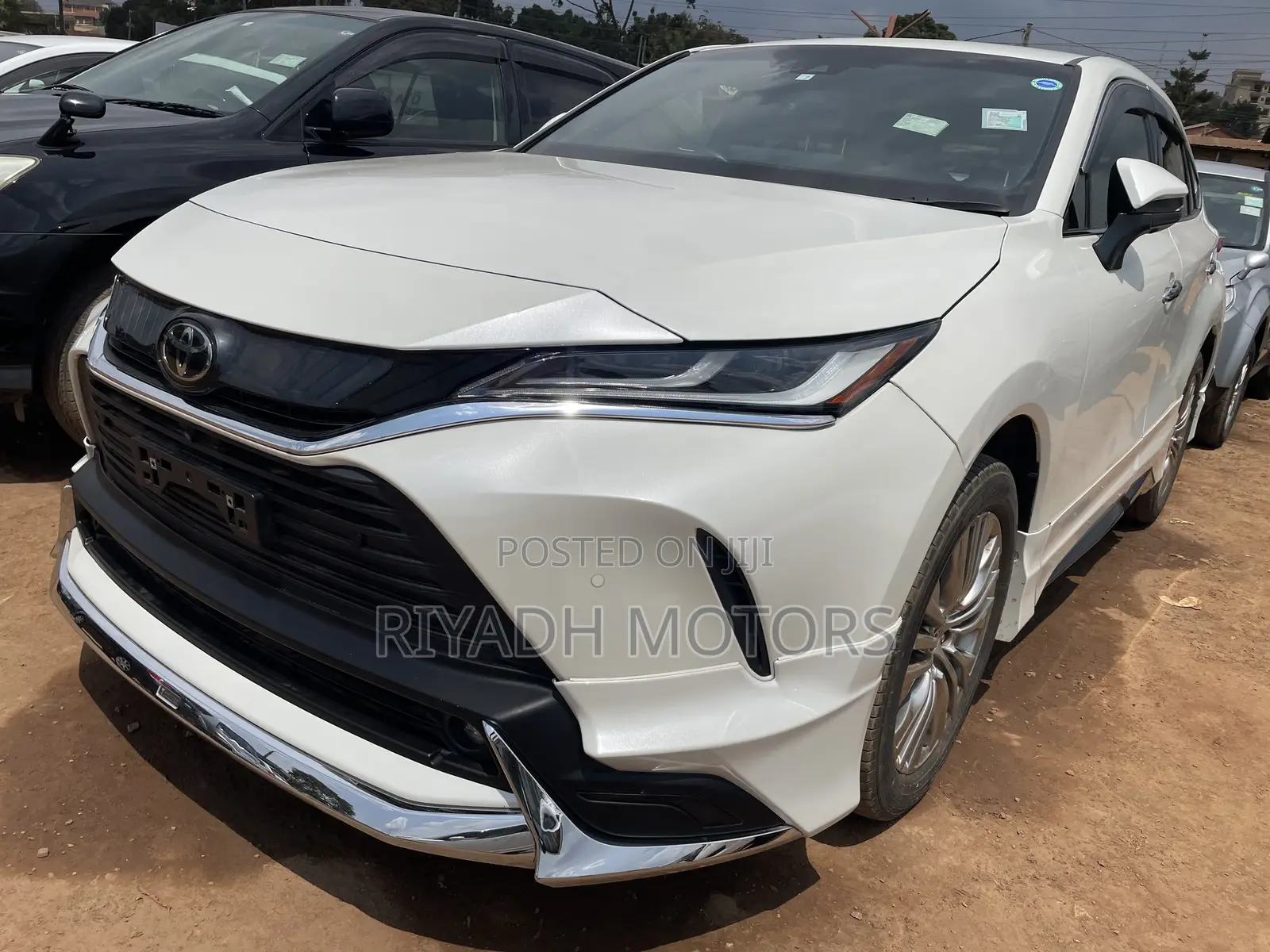 Toyota Harrier 2.0 2020 White
