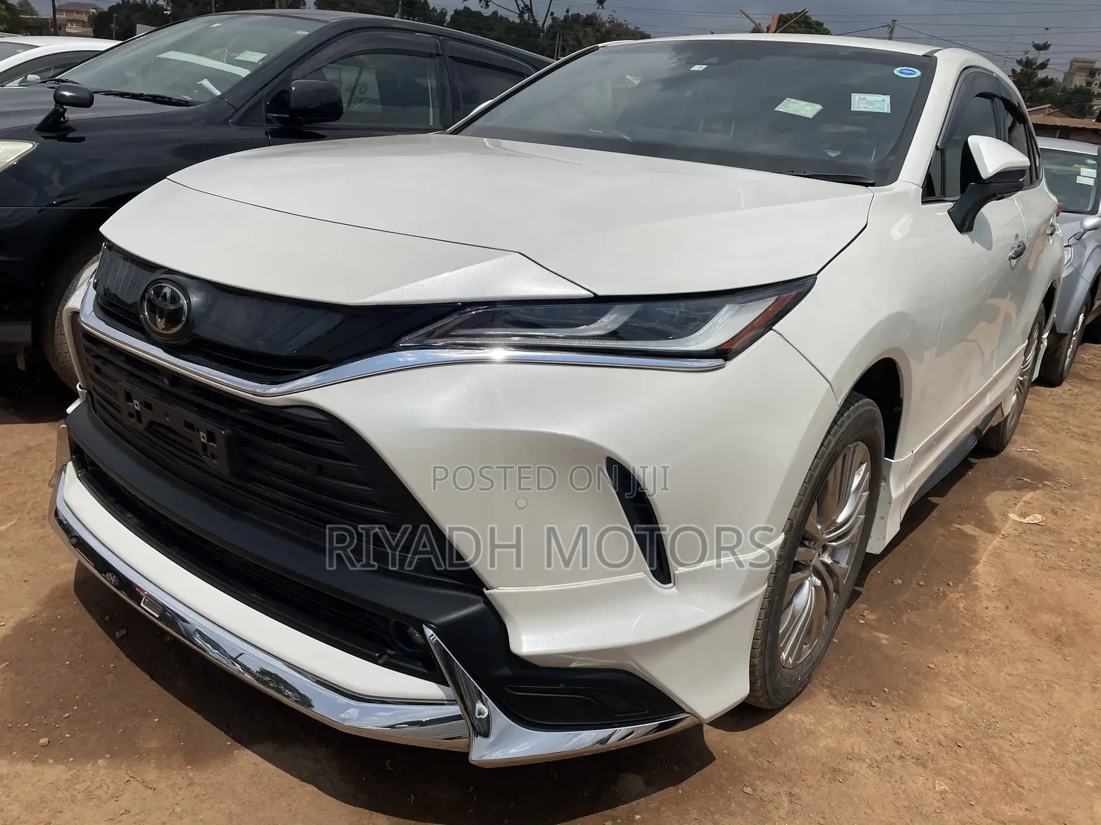 Toyota Harrier 2.0 2020 White