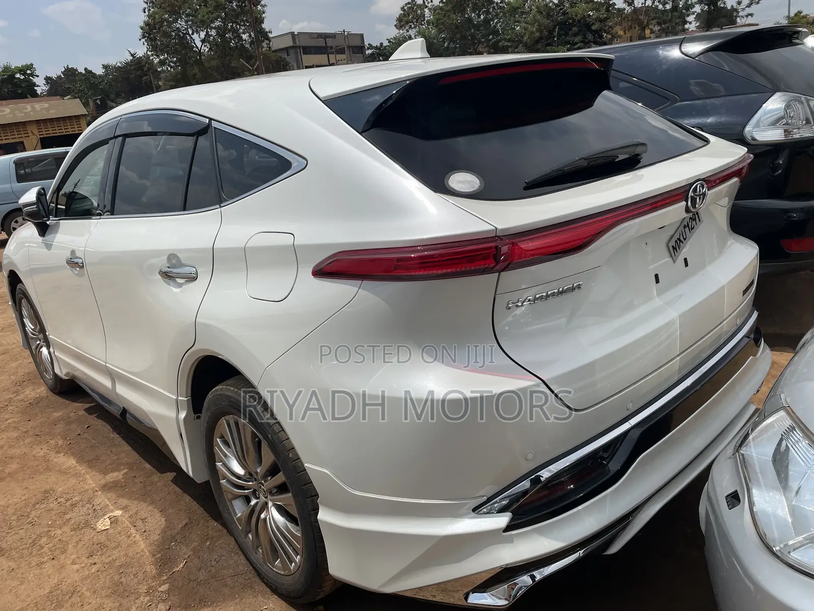 Toyota Harrier 2.0 2020 White