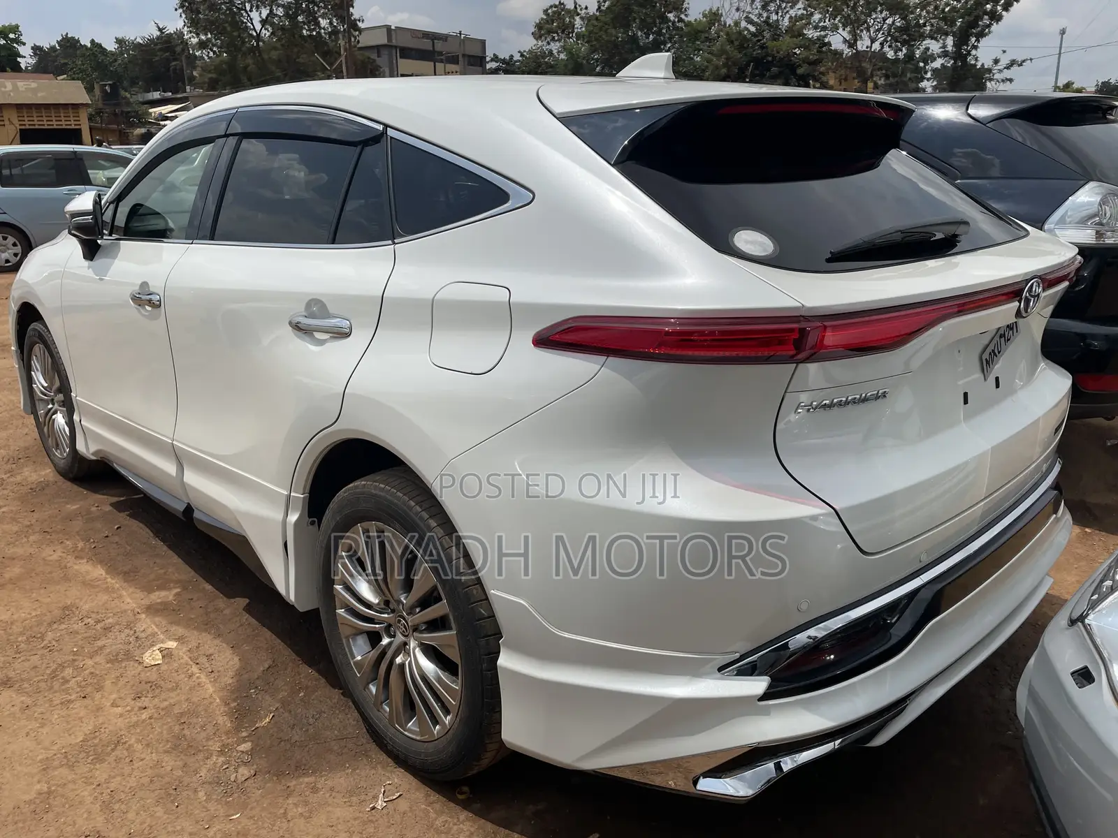 Toyota Harrier 2.0 2020 White