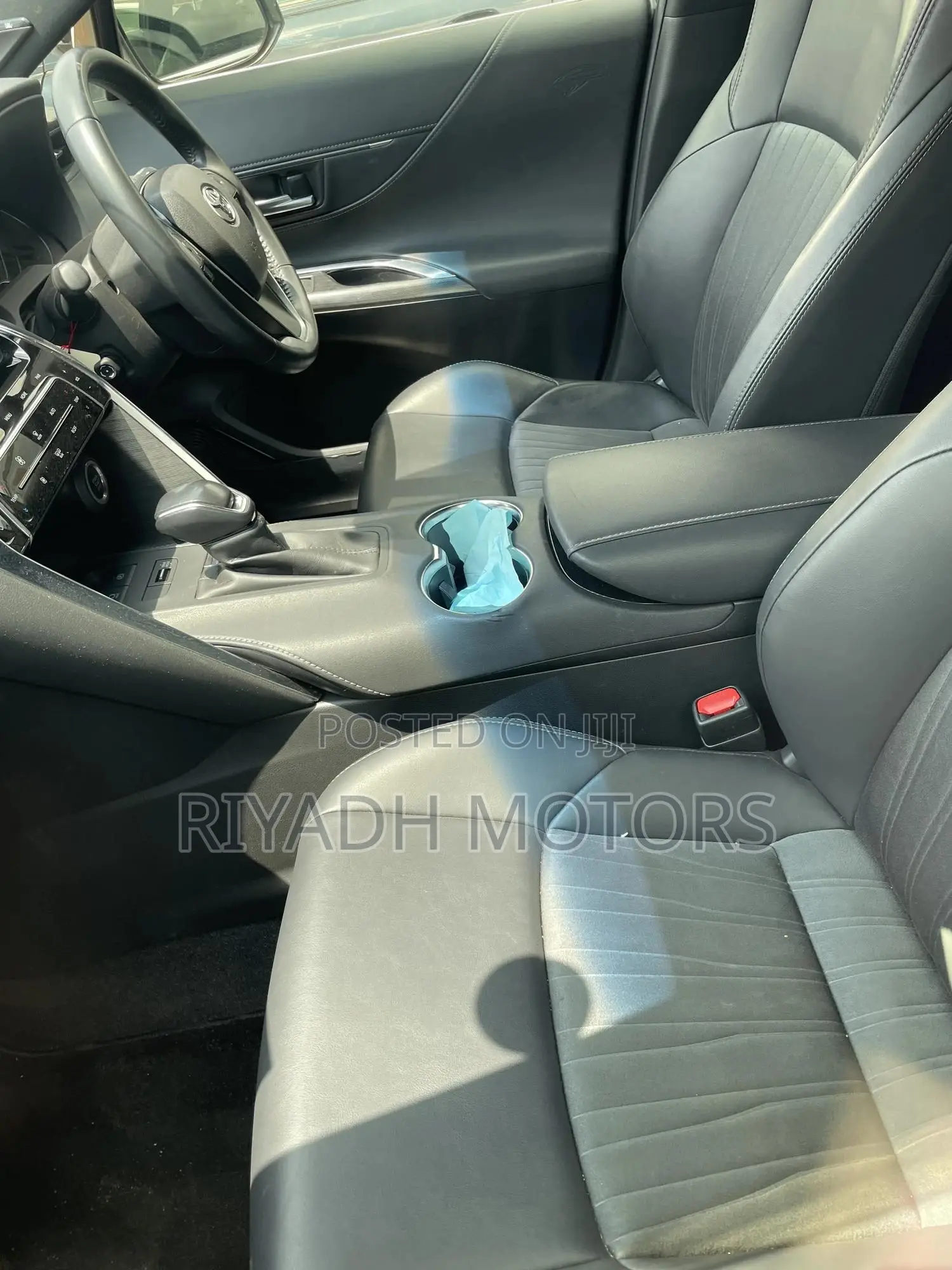 Toyota Harrier 2.0 2020 White