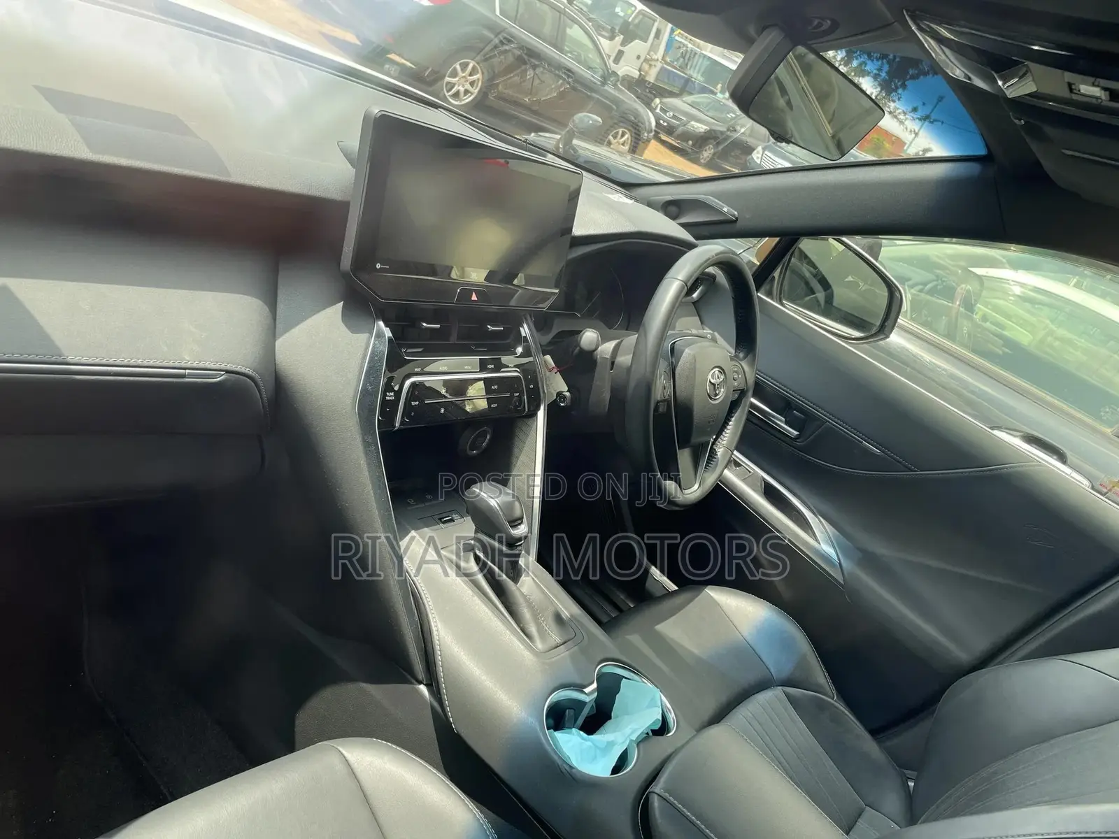 Toyota Harrier 2.0 2020 White