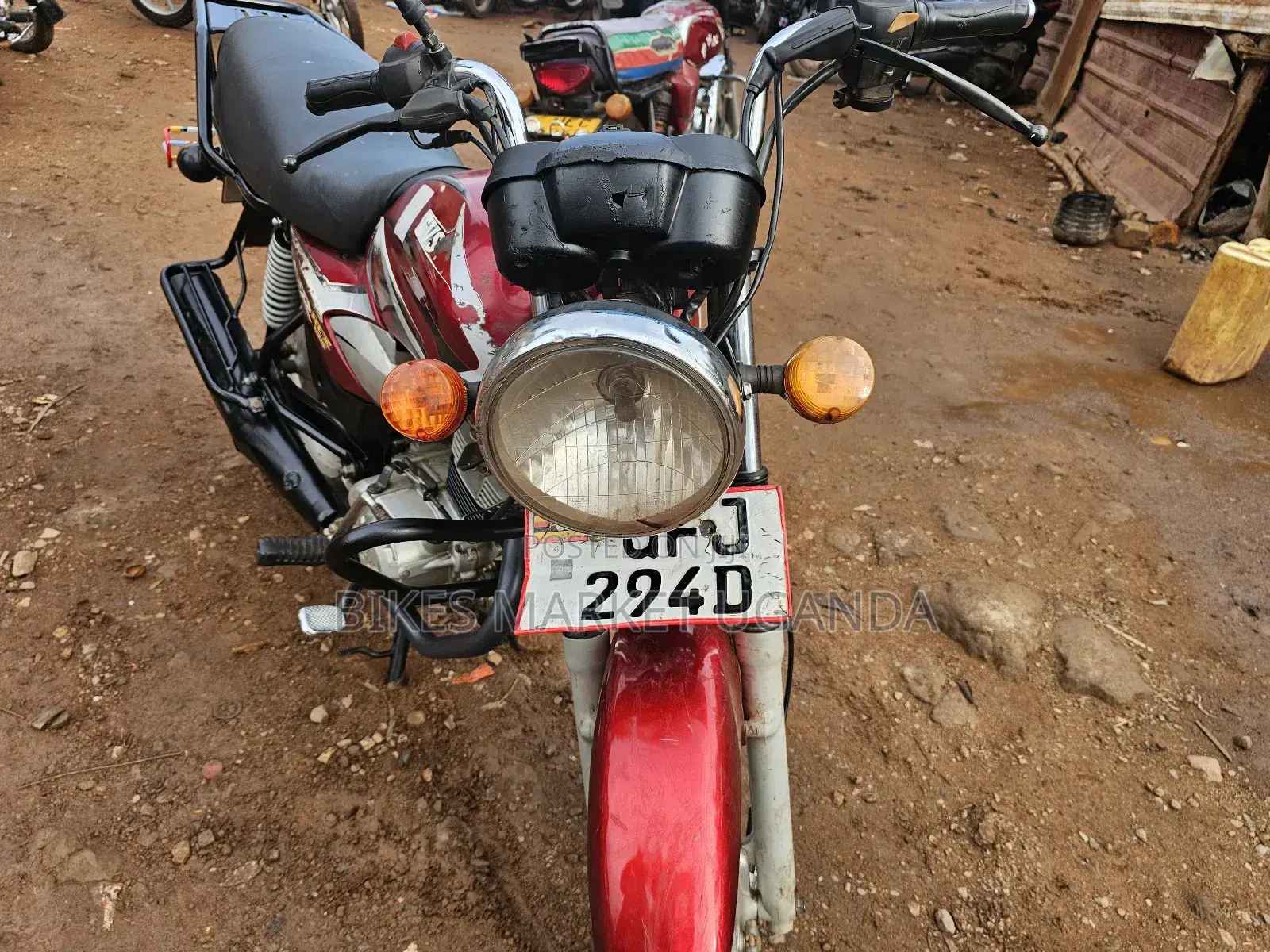 TVS HLX 125 2023 Red