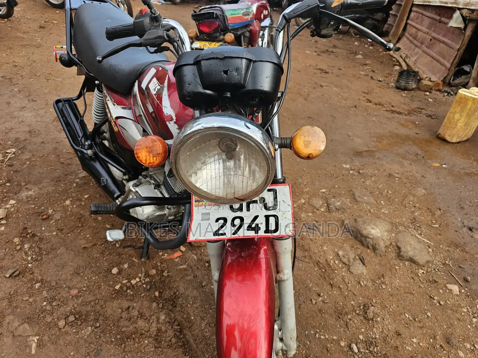 TVS HLX 125 2023 Red