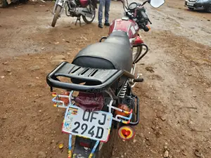 TVS HLX 125 2023 Red